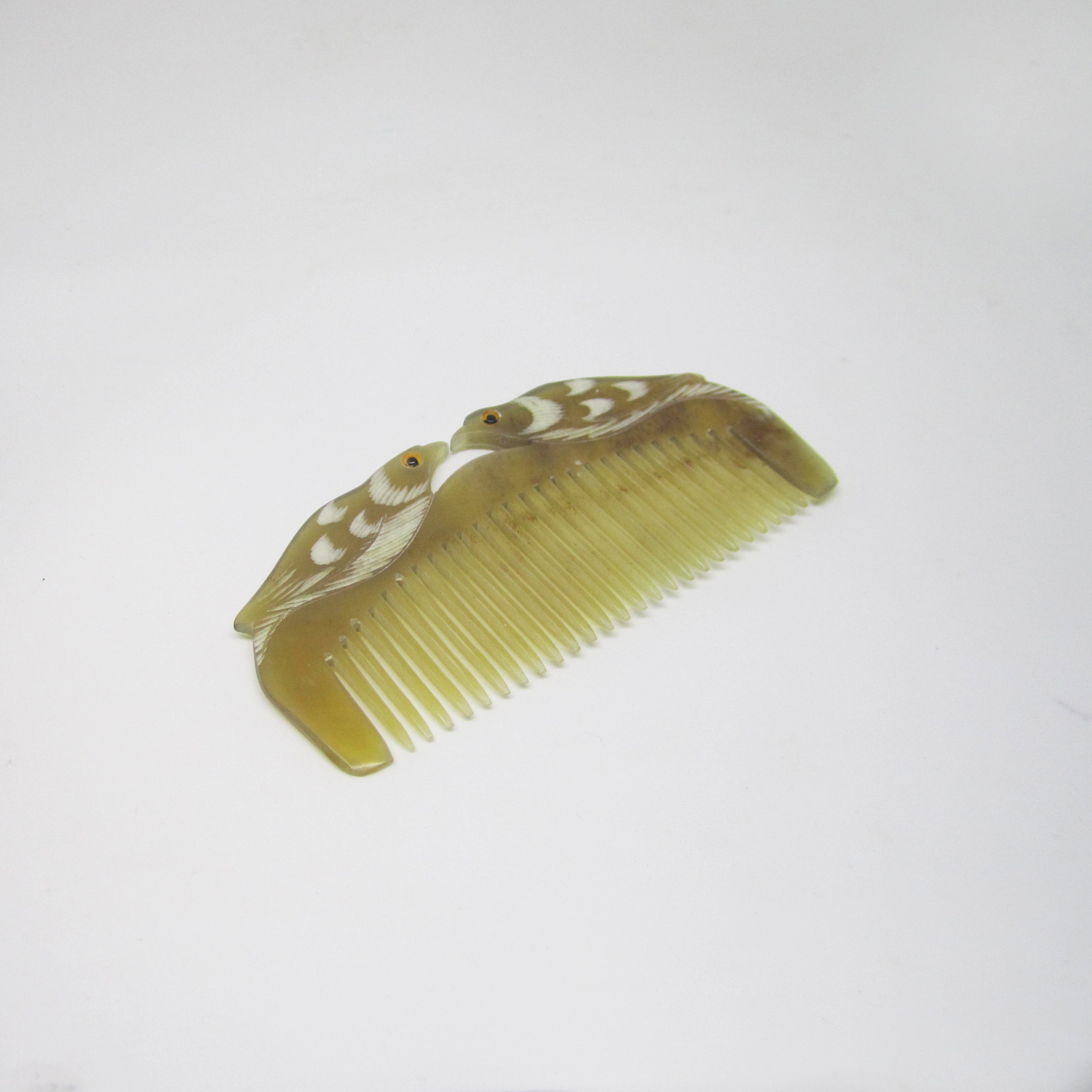 Tibet Hand Carved Yak Horn Combs - WHITE Love Birds Kissing - STYLE 1