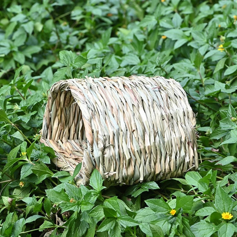 Natural straw woven bunny rabbit, hamsters, chinchillas, mice and other small pets nest tunnel