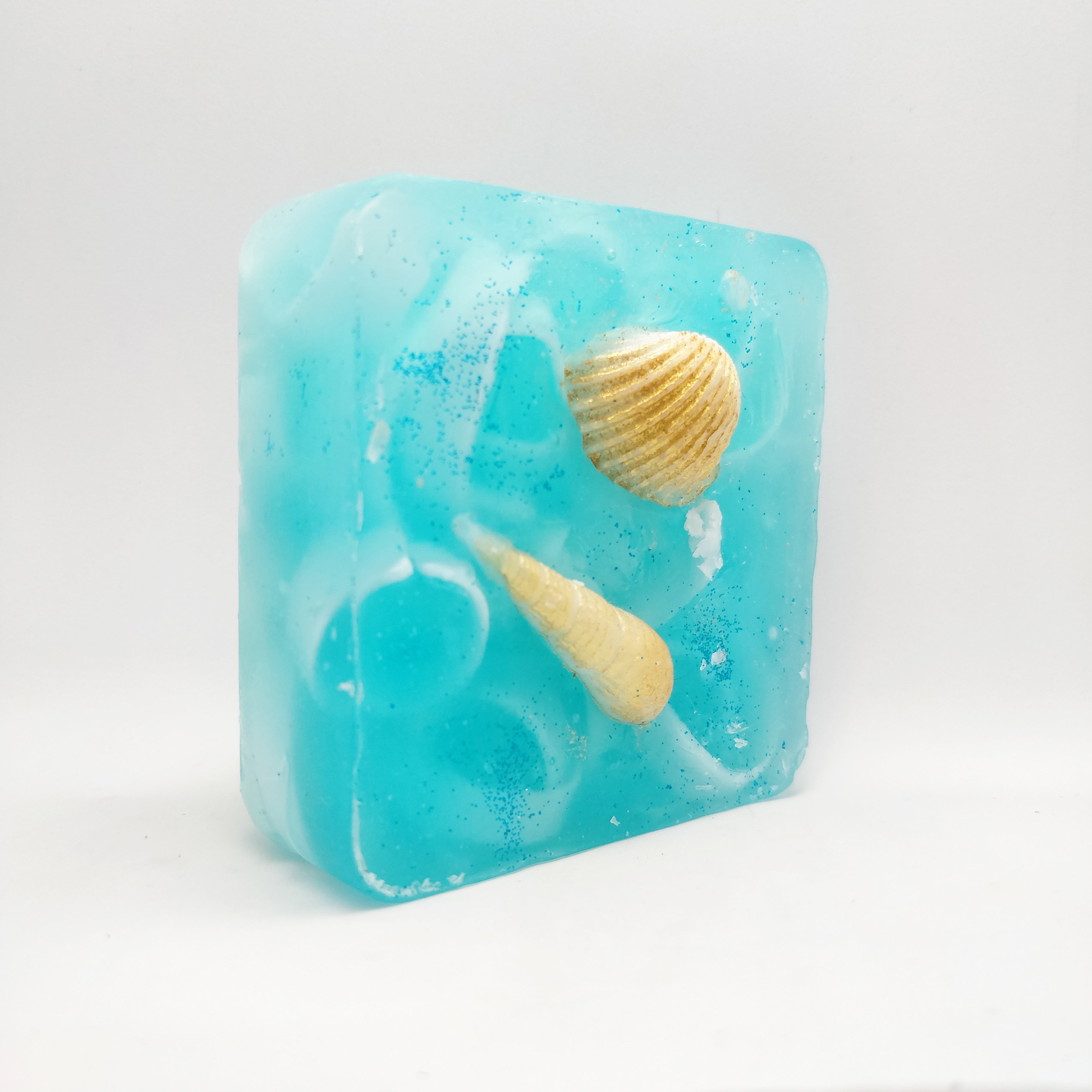 RIMURIMU Handmade Arctic Blue Oyster Peppermint Designer Bath Soap