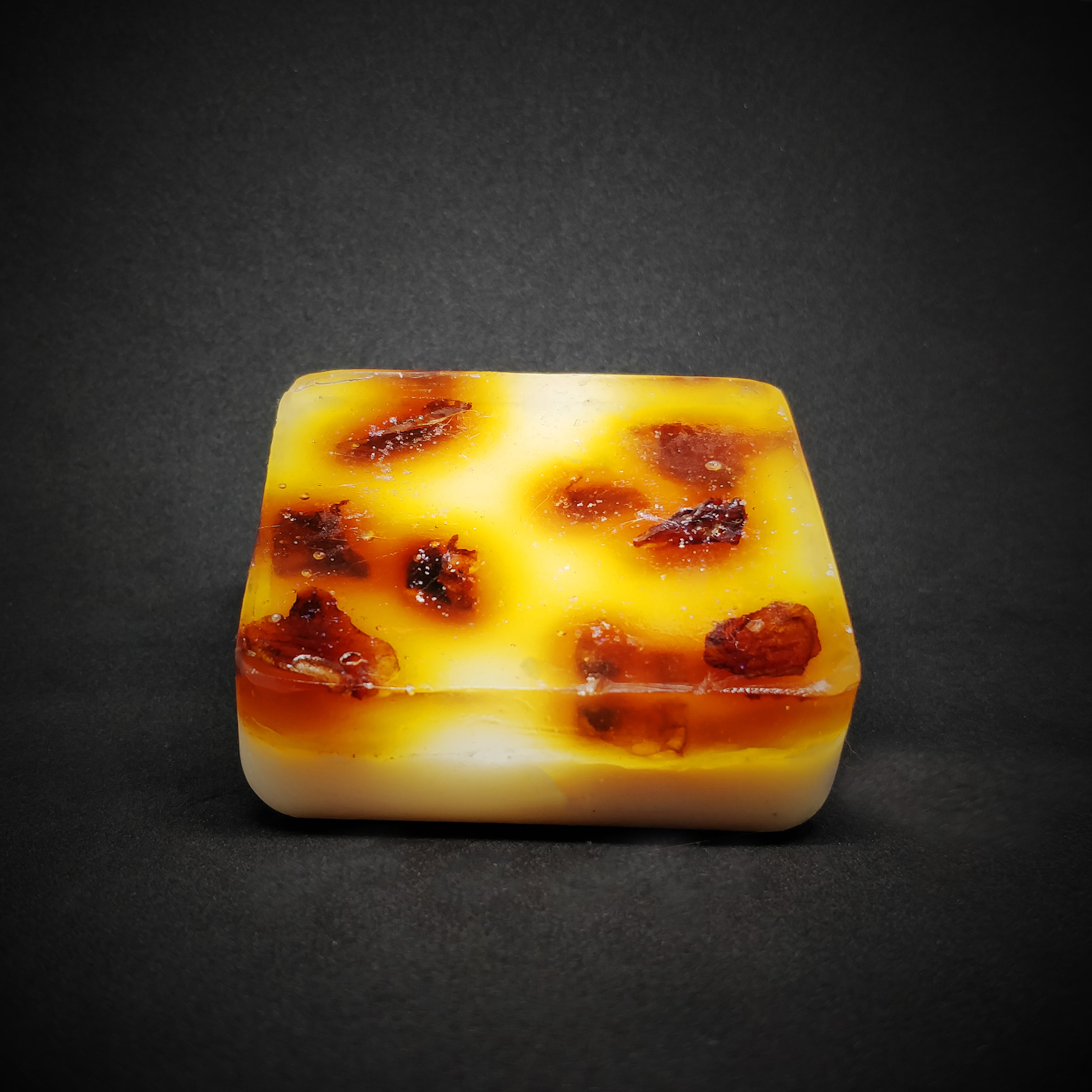 RIMURIMU Handmade Botanical Rose & Coconut Designer Bath Soap