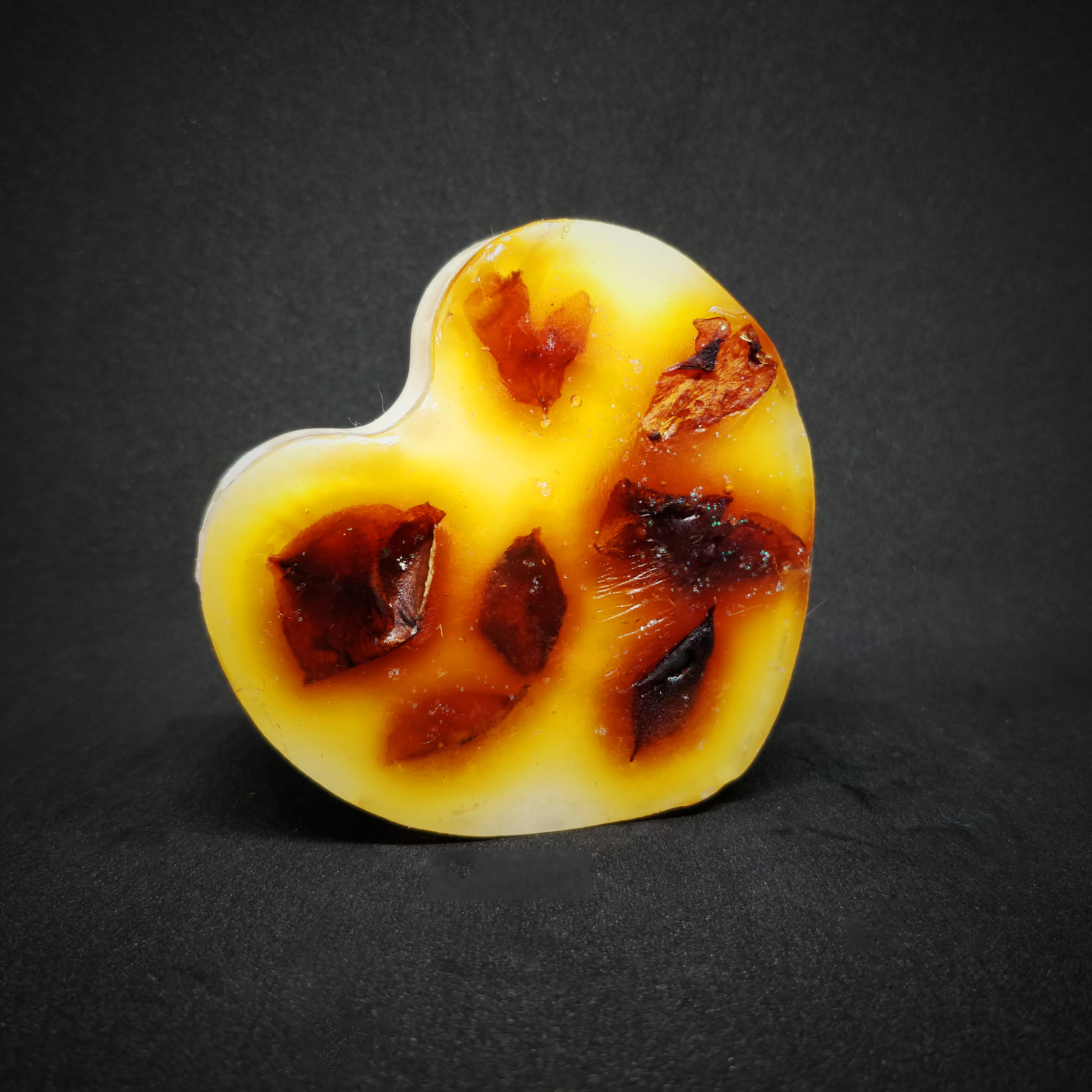 RIMURIMU Handmade Botanical Rose & Coconut Designer Bath Soap