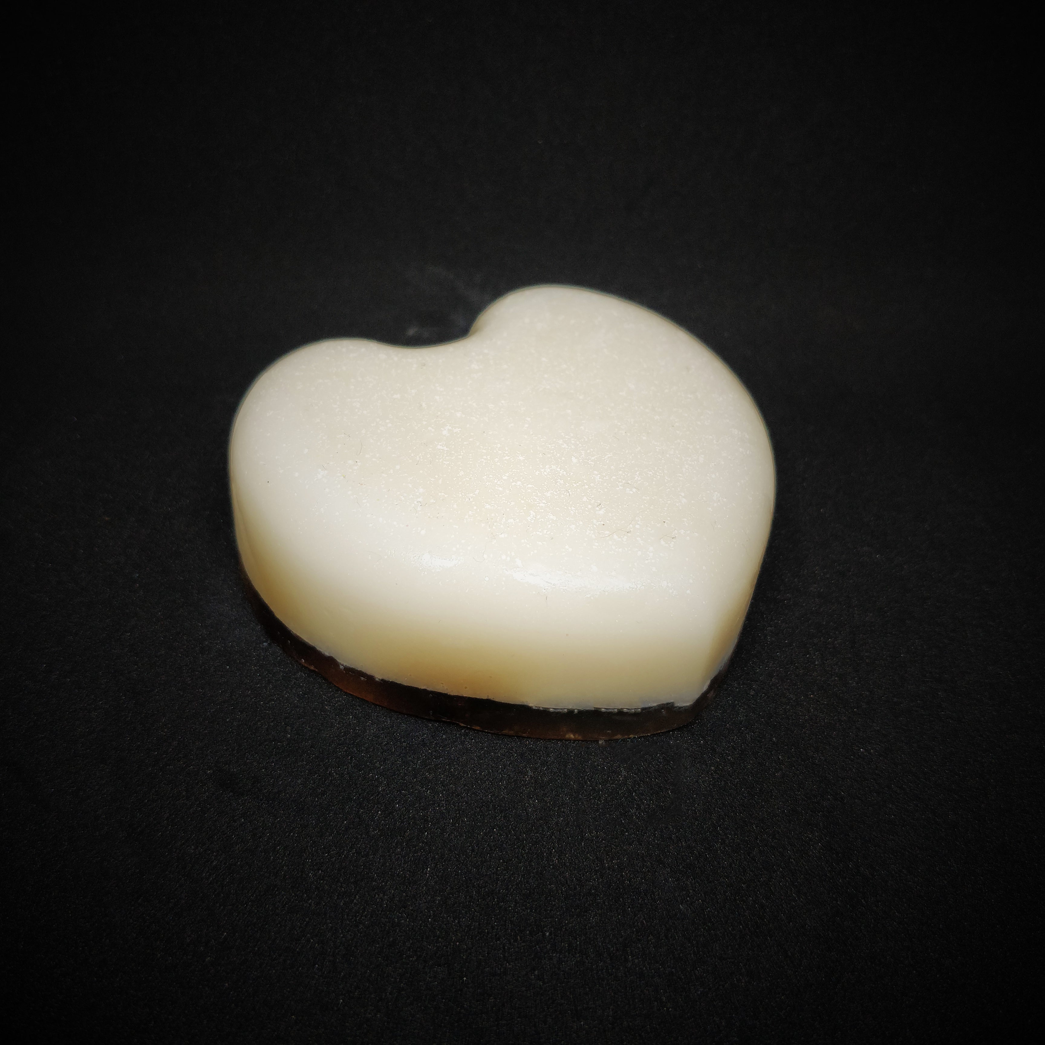 RIMURIMU Handmade Botanical Rose & Coconut Designer Bath Soap