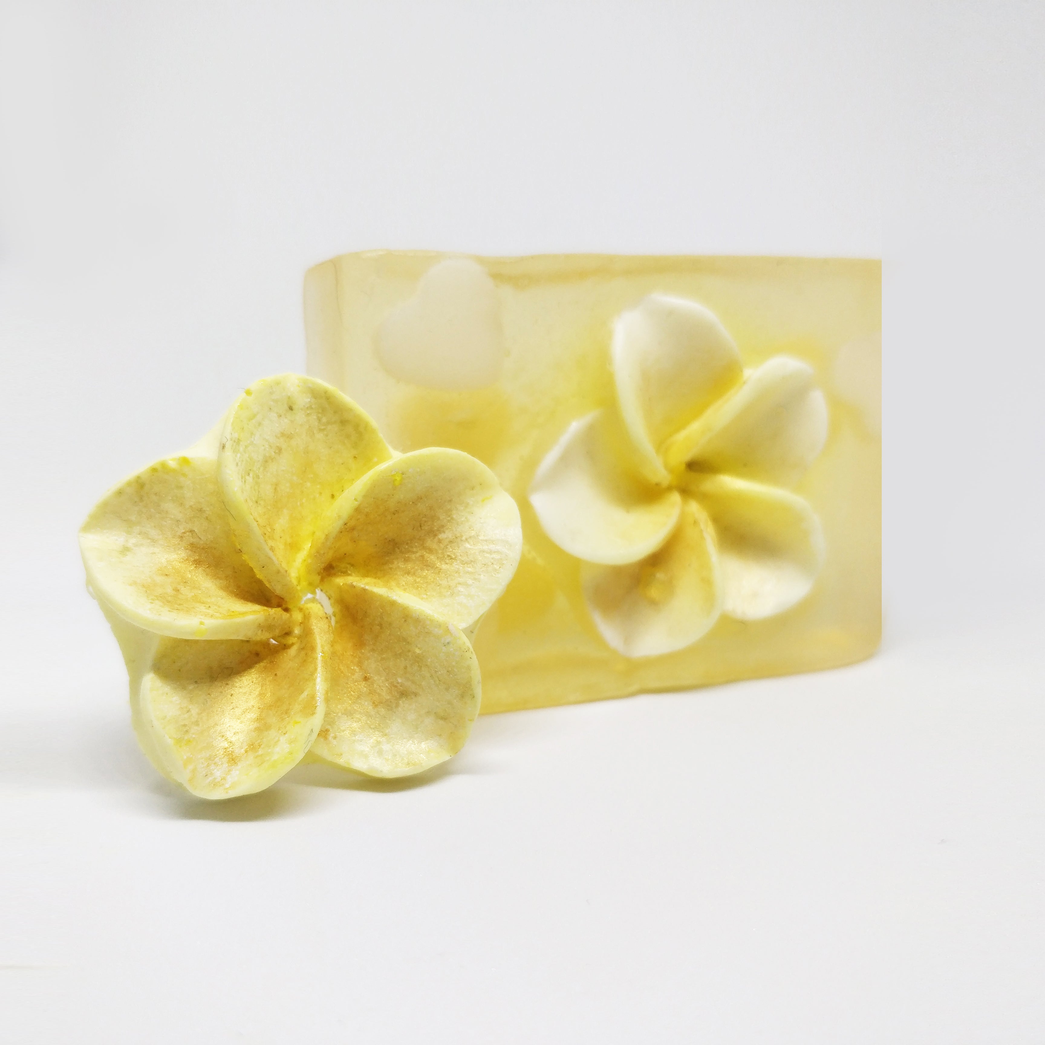 RIMURIMU handmade natural Frangipani Designer Bath Soap