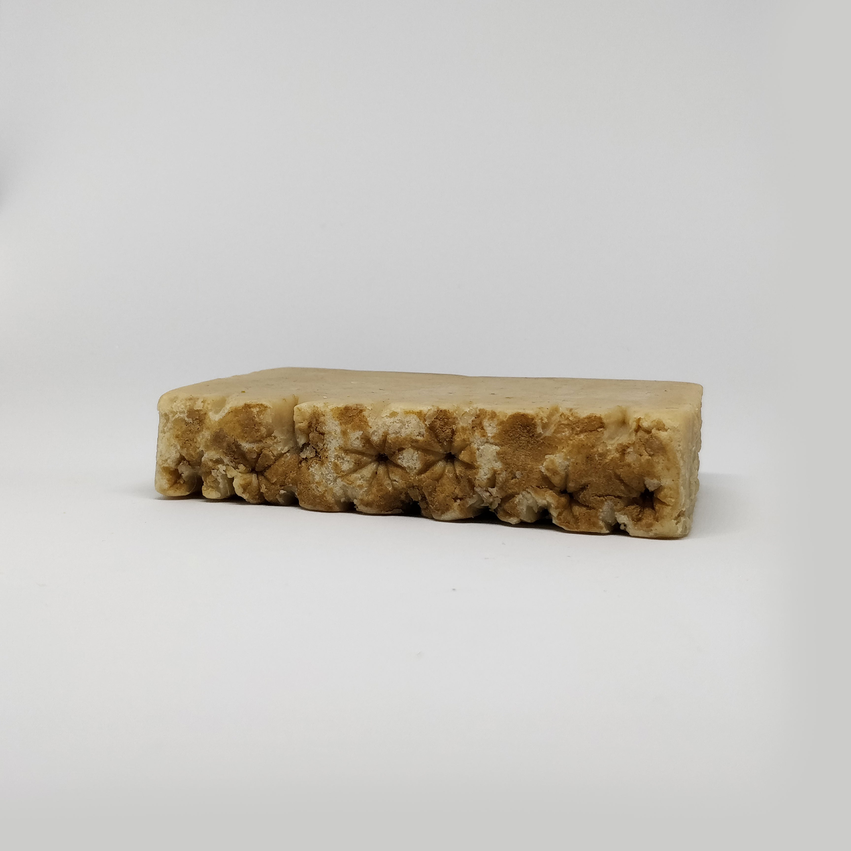 RIMURIMU handmade natural Sandalwood Designer Bath Soap