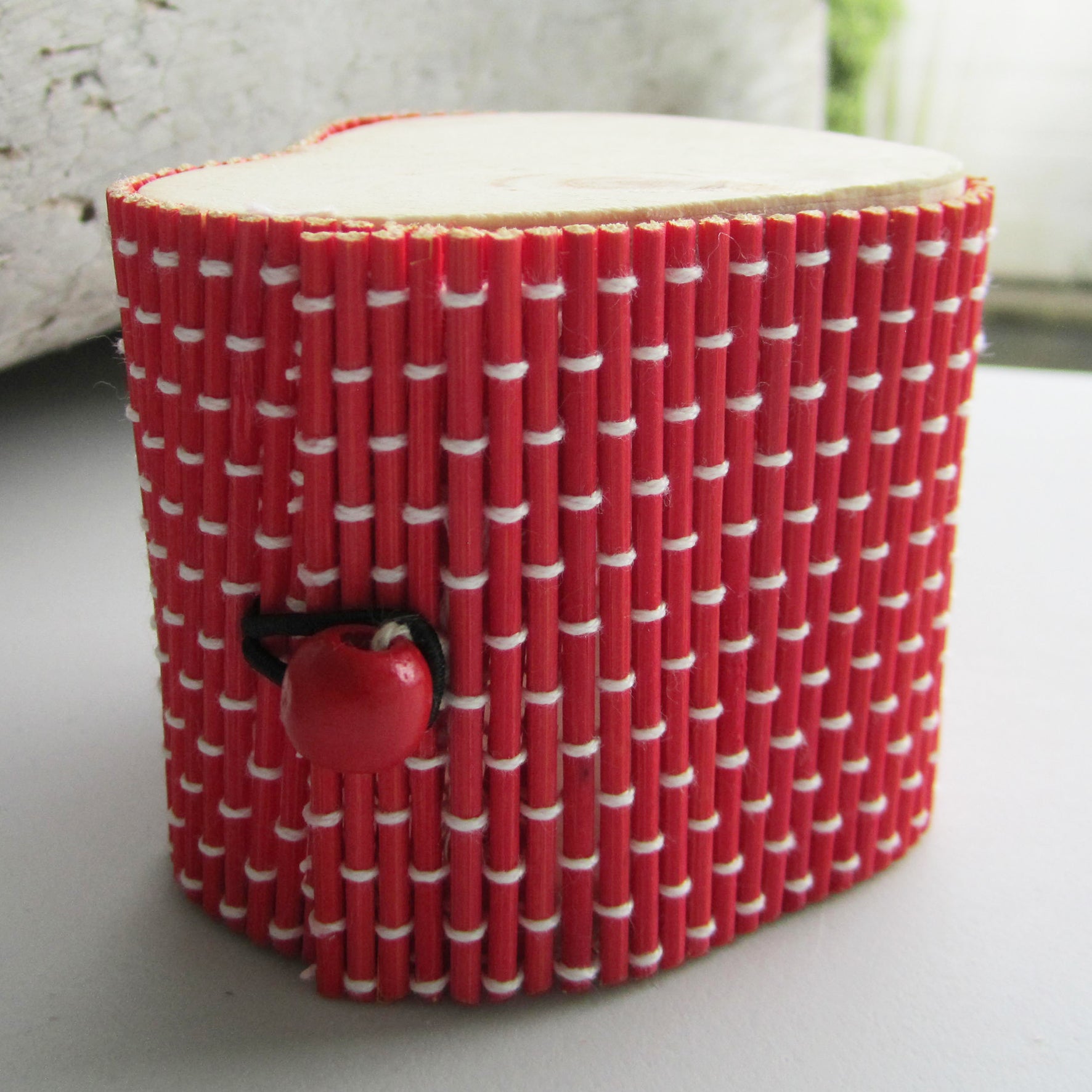 Simple Cute Heart Shaped Bamboo Storage Box - Red