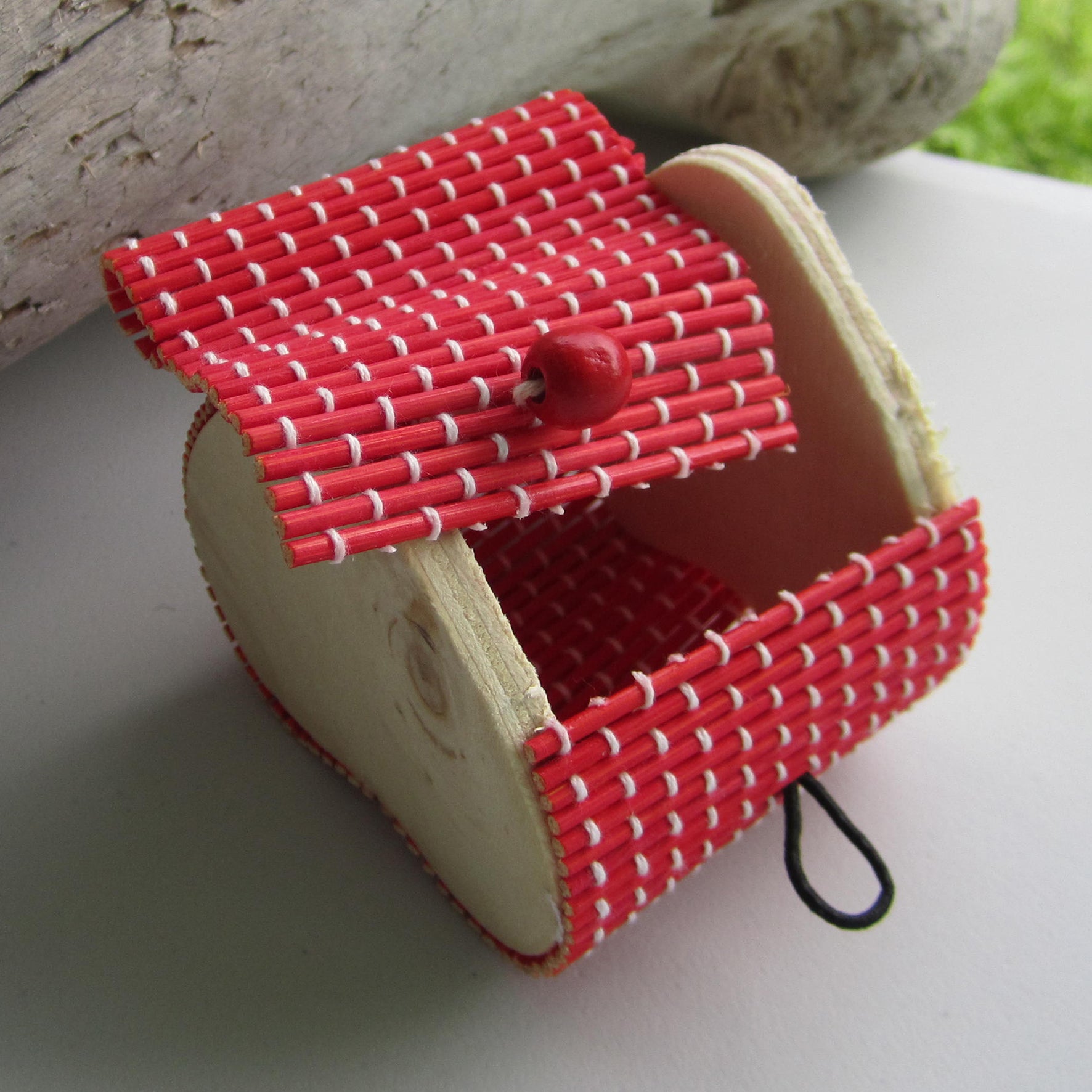 Simple Cute Heart Shaped Bamboo Storage Box - Red