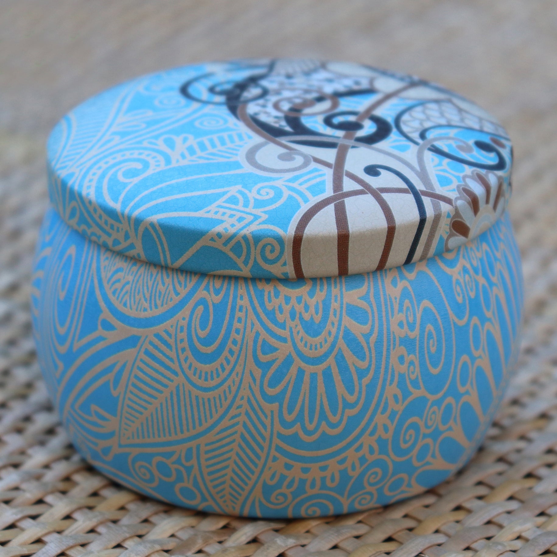 Recyclable Blue Marvel Design Iron Box