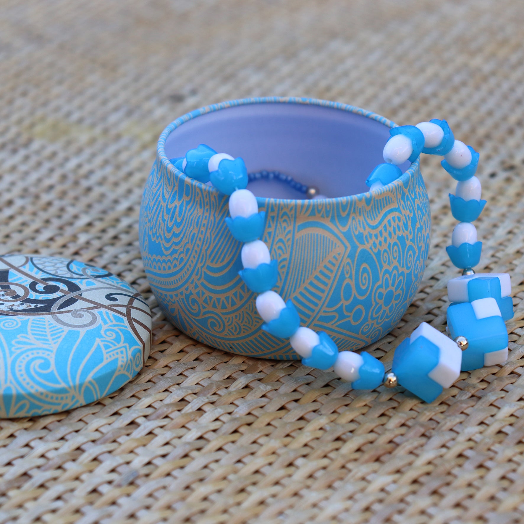 Recyclable Blue Marvel Design Iron Box