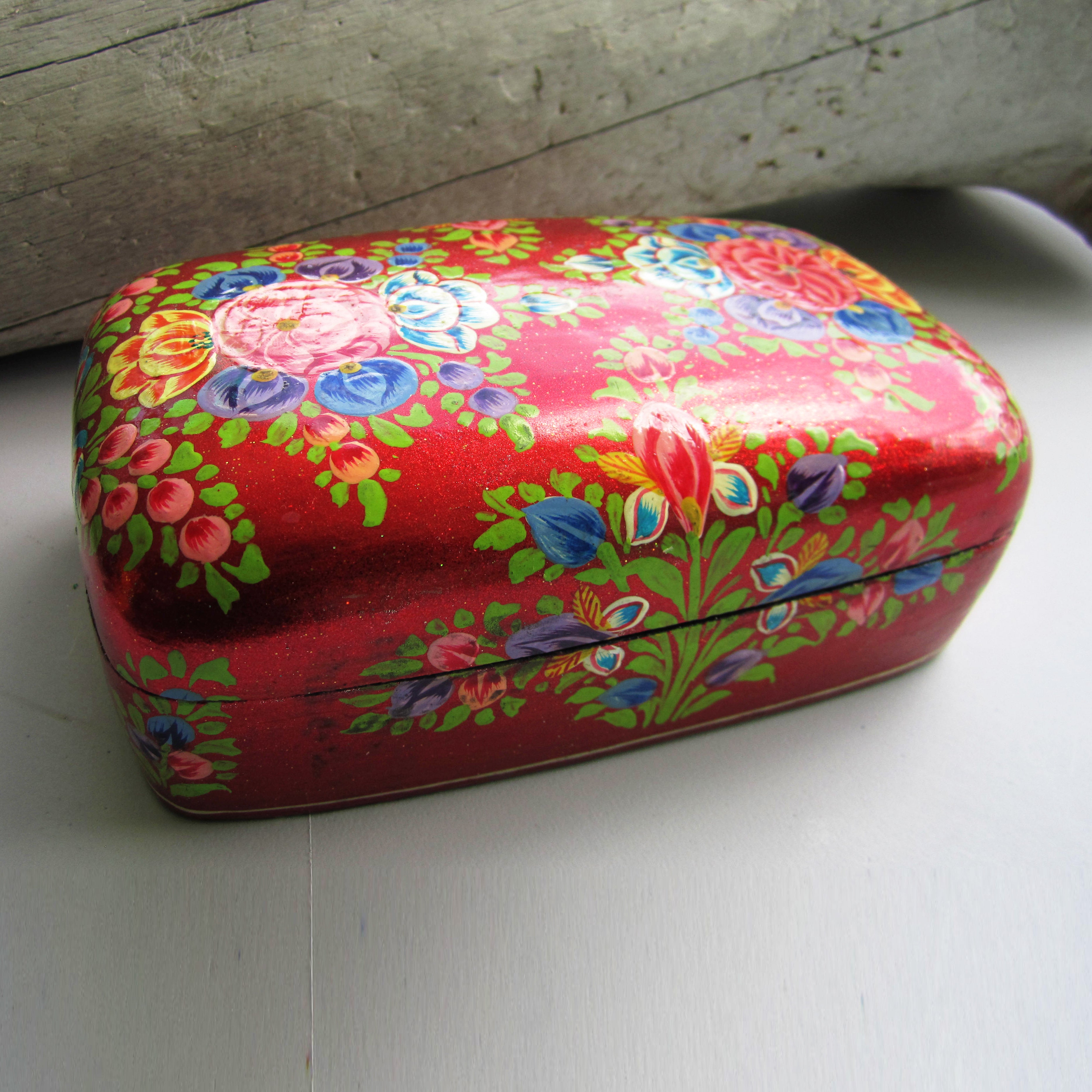 Paper Mache Gift Box - Red (multicoloured flowers)