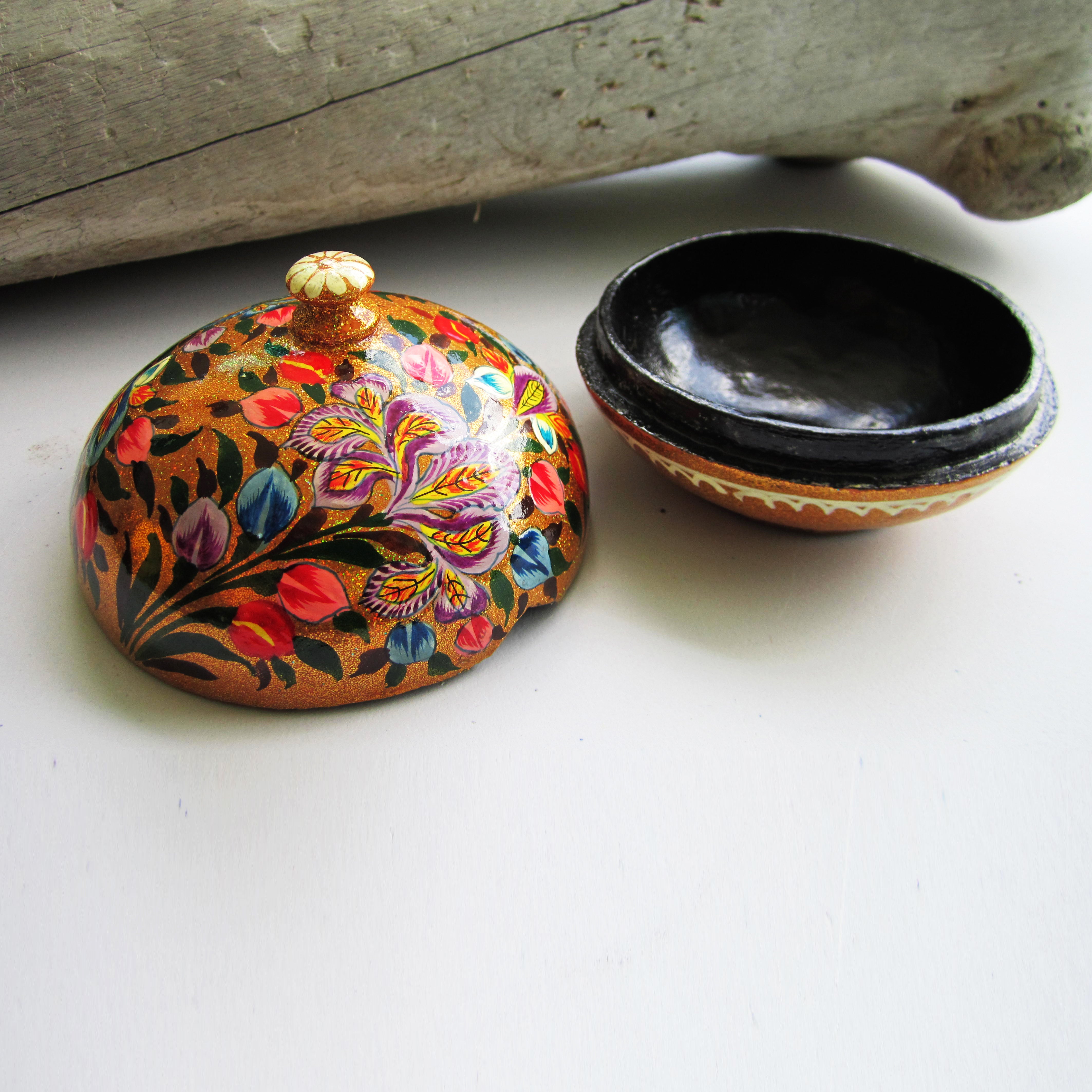 Paper Mache Round Gift Box - Gold (Multicoloured flowers)