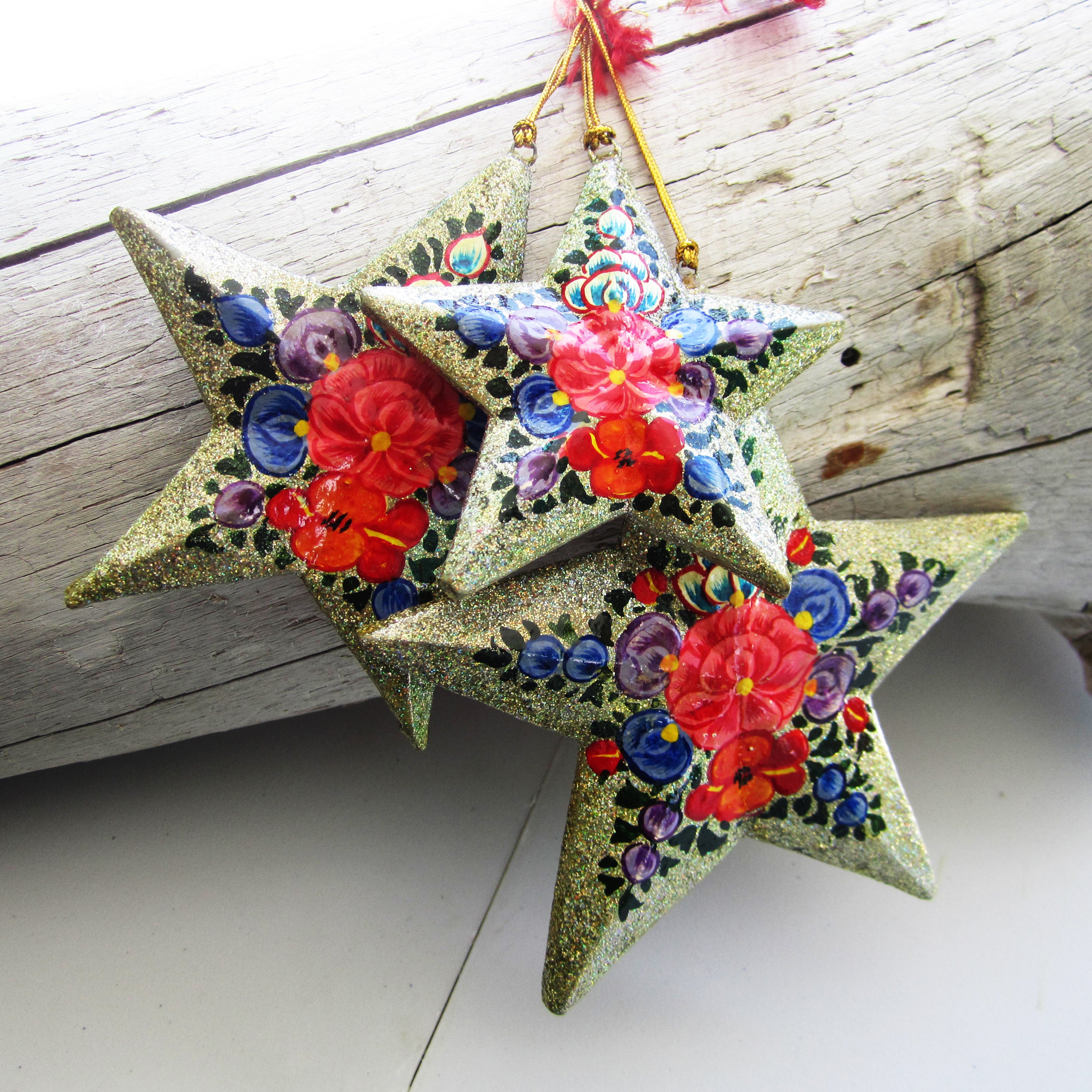 Paper Mache Star - Grey (Red flowers)