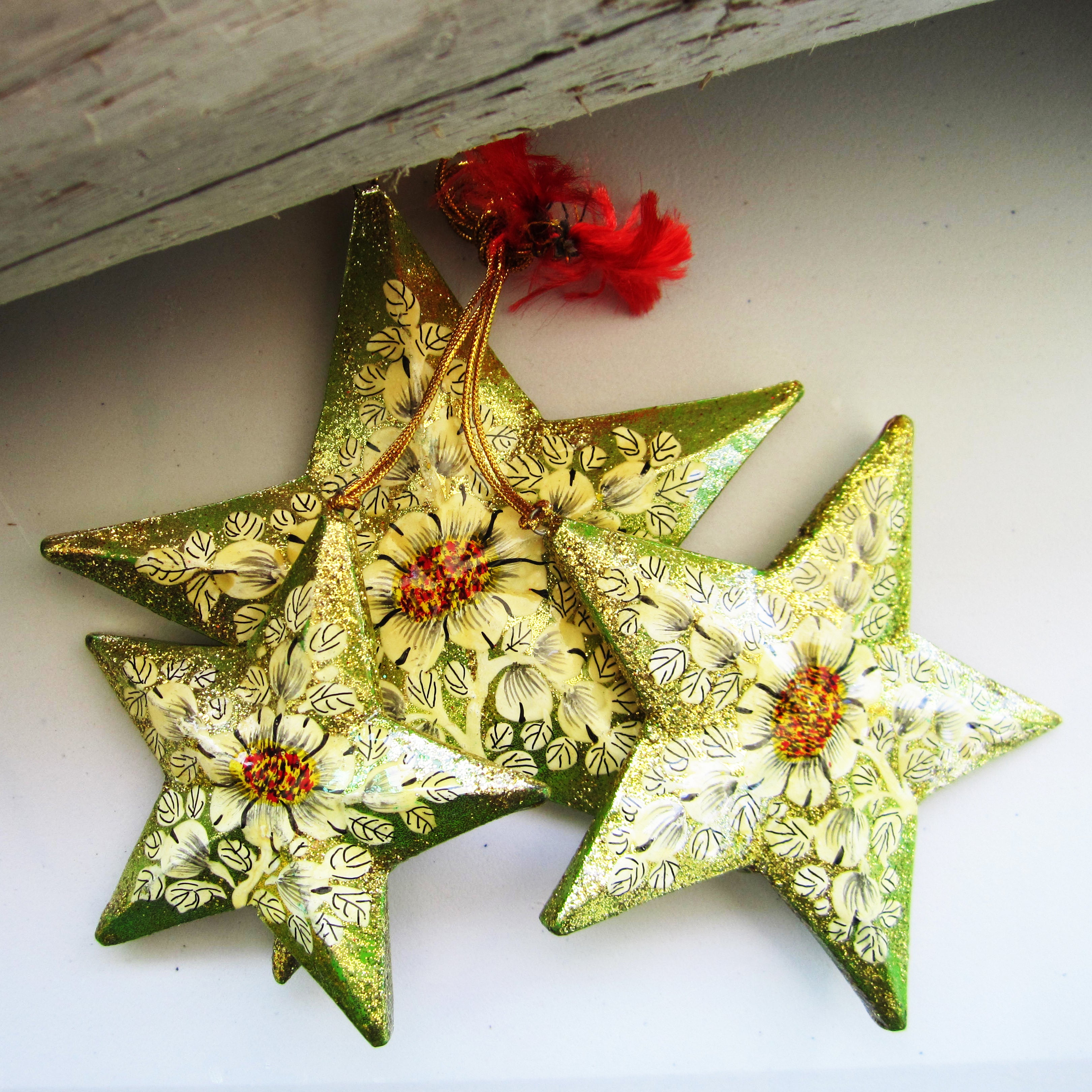 Paper Mache Star - Green (White flowers)