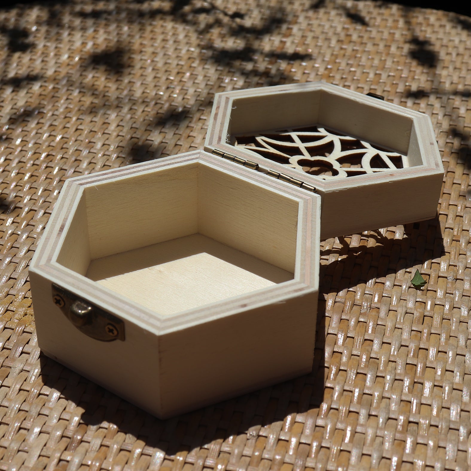 Hexagon Classic Floral Cup Wooden Gift Box