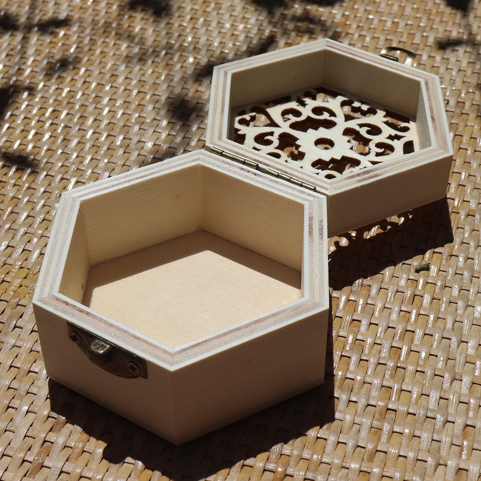 Hexagon Classic Wavy Wooden Gift Box