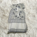 Grey shawl with dark grey maple